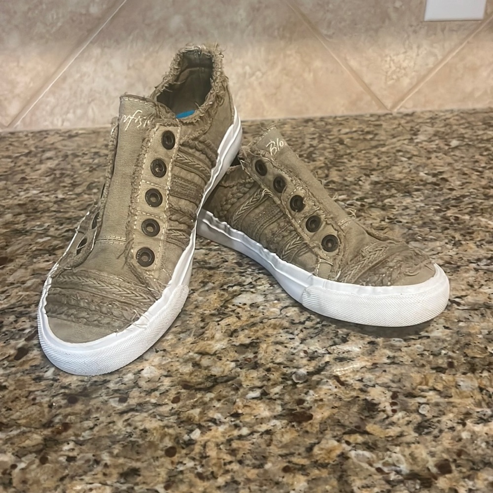 Blowfish shoes, size 8